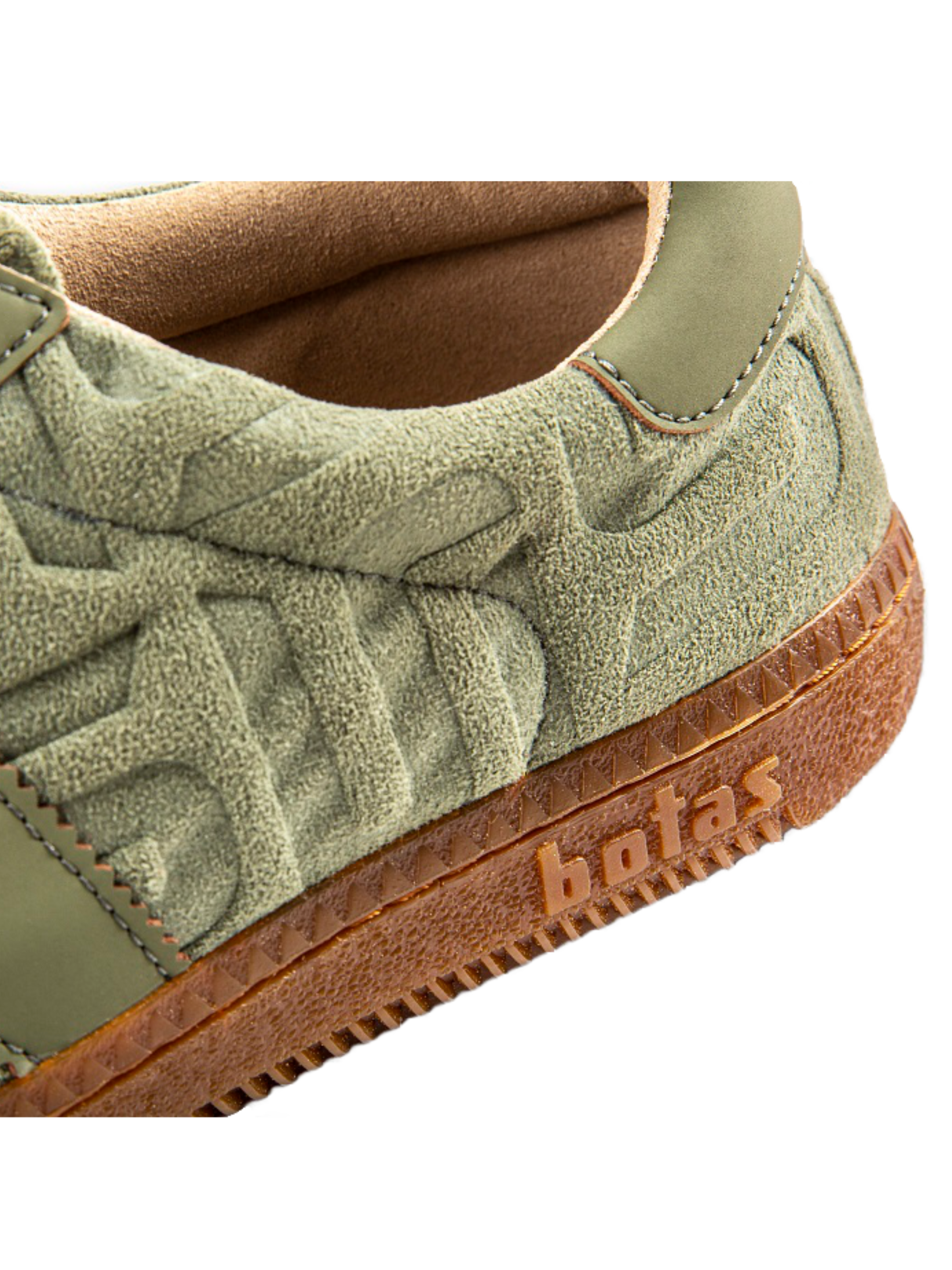 Botas × Škoda Explorer